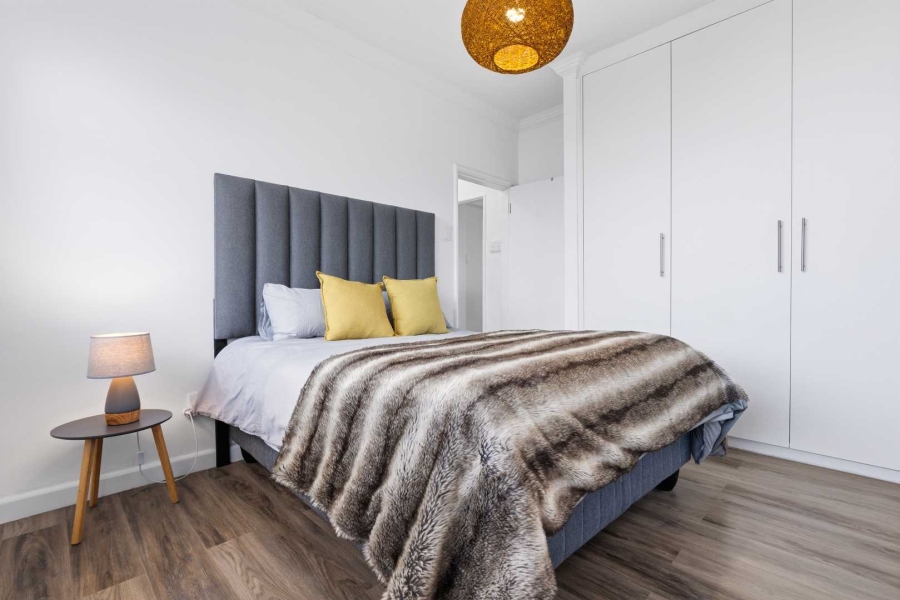 2 Bedroom Property for Sale in Sea Point Western Cape
